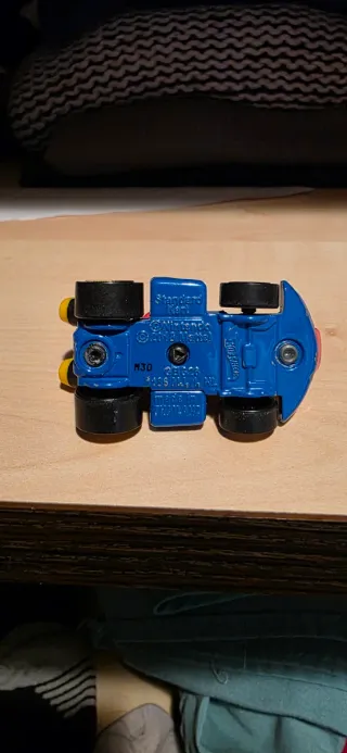 Mario Kart Hot Wheels Mario Kart con señales uso