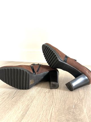 Botines de piel marrones con detalle