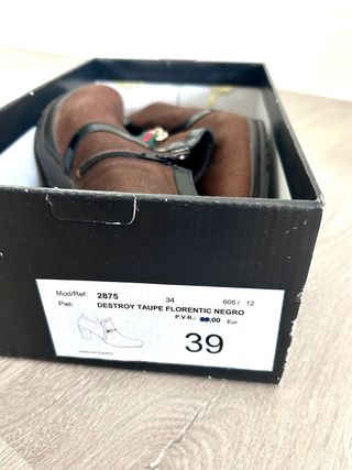 Botines de piel marrones con detalle