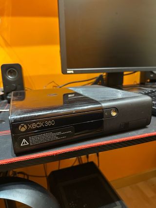 Xbox 360 250GB + Mando + 3 Juegos + Auriculares