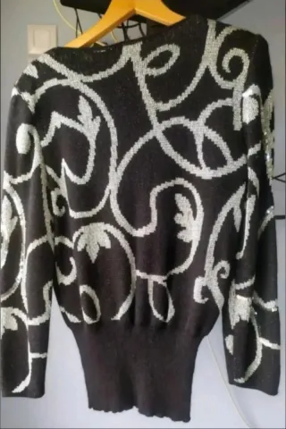 Jersey MONDI negro lentejuelas T.40 (completa =42)