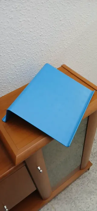 Soporte azul para tablet