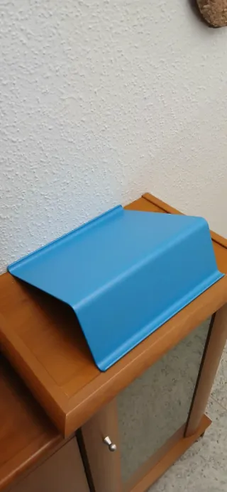 Soporte azul para tablet