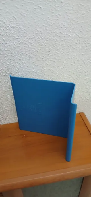 Soporte azul para tablet