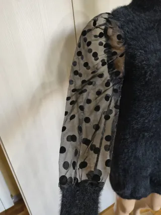 Abito morbido con maniche a pois