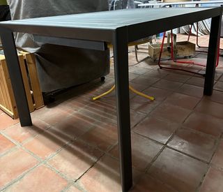 Mesa exterior aluminio extensible. 127cm a 180cm