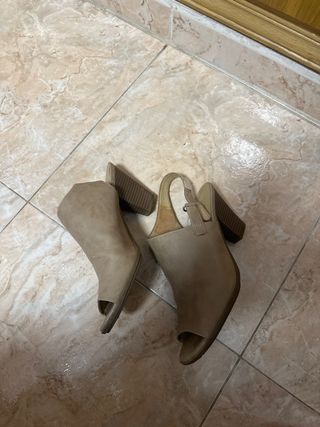 Sandalias Naturalizer Beige Cuero Tacón Poco Uso