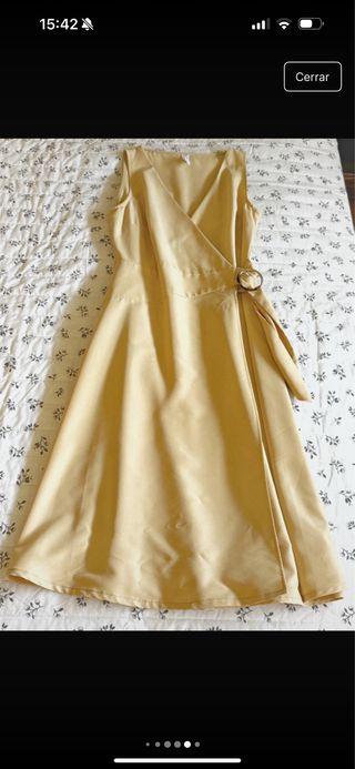 Vestido amarillo con cinturón