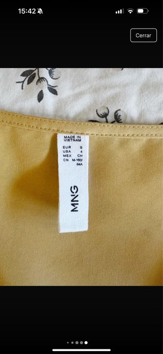 Vestido amarillo con cinturón