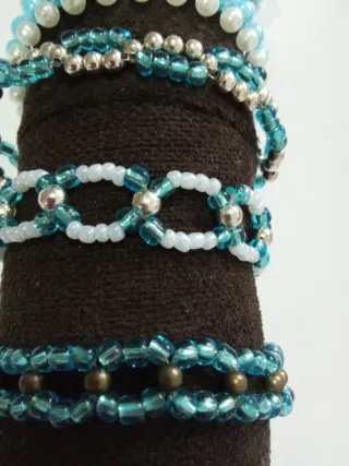 Pulseras de bisutería hechas a mano