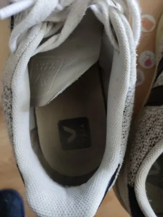 Zapatillas Veja grises y blancas