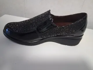 Zapatos negros marca Pitillos
