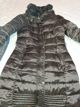 Abrigo acolchado negro