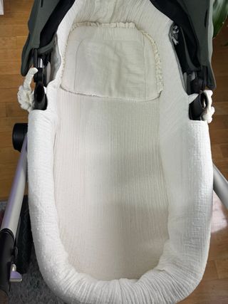 Vestidura per fasciatoio di Pipa y Limón in pizzo color crudo