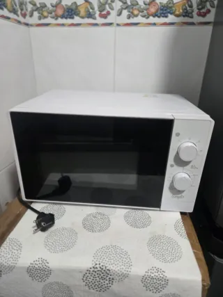 Microonde bianco