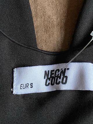 Top Negro Escote Pico Elástico Talla Única