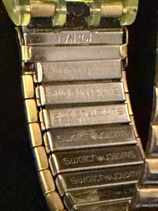 Swatch Chrono Golden Globe SCG100