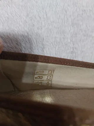 Zapatos piel dorado/bronce con decoración t. 43 44