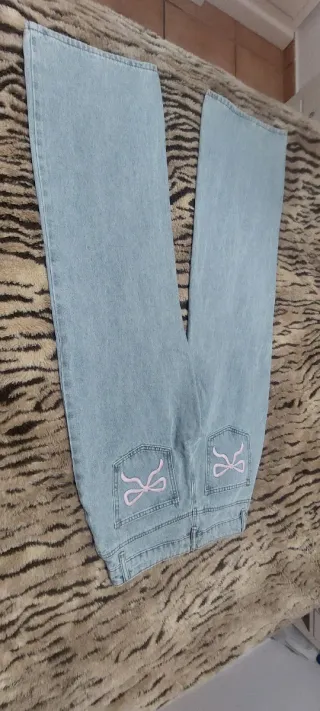 Vaqueros Edikted T-XS con lazo bordado