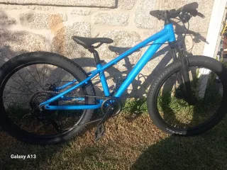 Bicicleta Giant 24 Blu