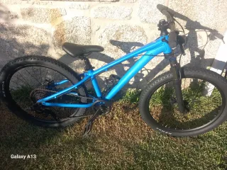 Bicicleta Giant 24 Blu