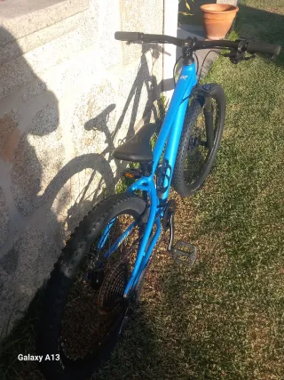 Bicicleta Giant 24 Blu