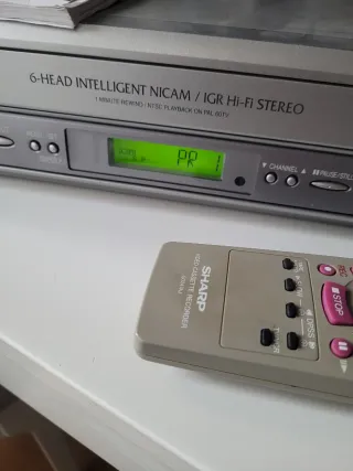 Reproductor grabador VHS Sharp VC-G465