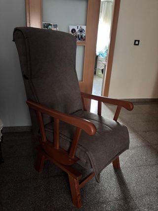 Butaca mecedora tela y madera