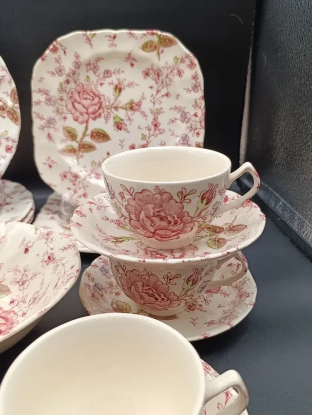 Set da tè inglese in stile vintage