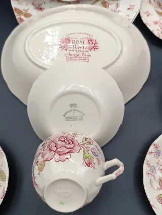 Set da tè inglese in stile vintage