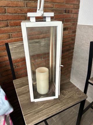 Candelabro bianco in metallo e cristallo