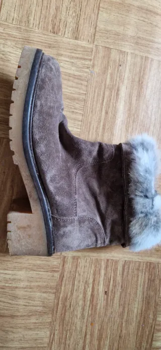 Botines marrones y grises con pelo