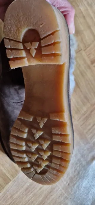 Botines marrones y grises con pelo