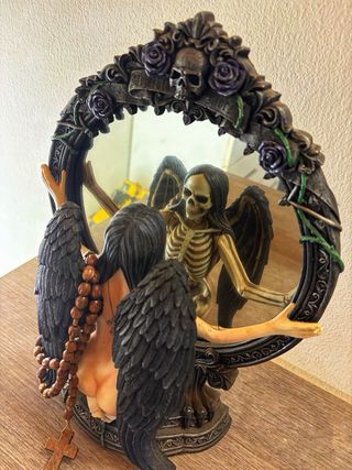 Specchio gotico con angelo