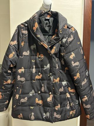 Cazadora acolchada Akinolaude gatos M