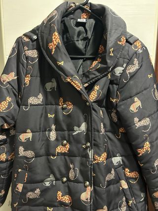 Cazadora acolchada Akinolaude gatos M