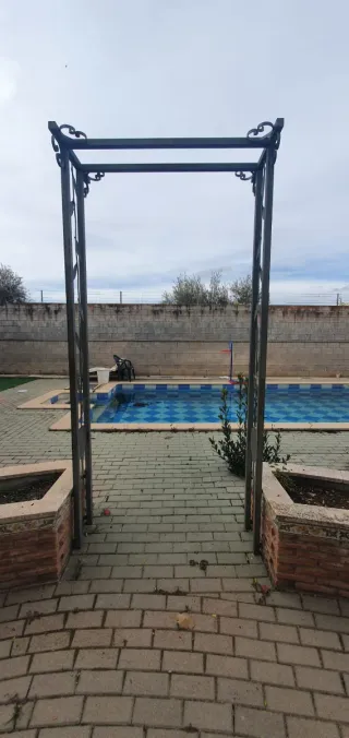 Arco metálico jardín para columpio o enredadera