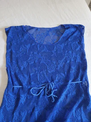 Vestido de playa azul con cordón