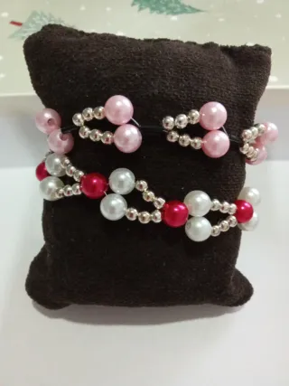 Pulseras de bisutería hechas a mano