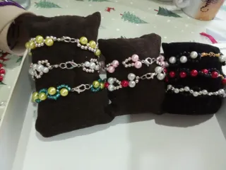 Pulseras de bisutería hechas a mano
