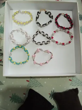 Pulseras de bisutería hechas a mano
