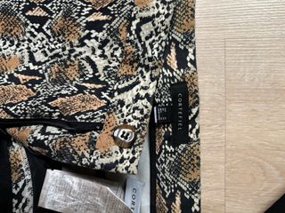 Conjunto Blusa Negra y Pantalón Estampado