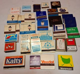 Scatole di fiammiferi vintage straniere