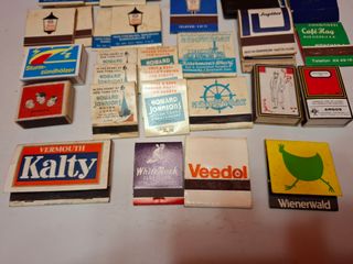 Scatole di fiammiferi vintage straniere