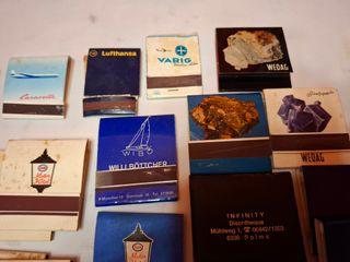 Scatole di fiammiferi vintage straniere