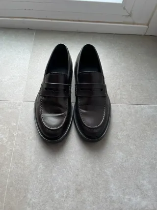 Zapatos de vestir marrones en perfecto estado