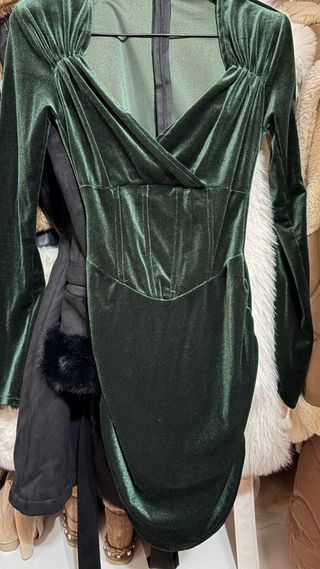 Vestido de terciopelo verde