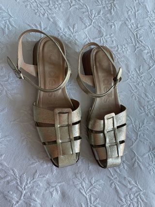 Sandalias cangrejeras piel doradas