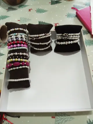 Lote de pulseras perlas y piedras