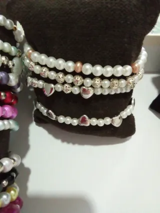 Lote de pulseras perlas y piedras